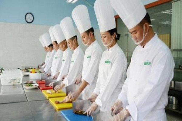 低学历男生做什么工作比较赚钱(学历低的男人应该做什么赚钱)