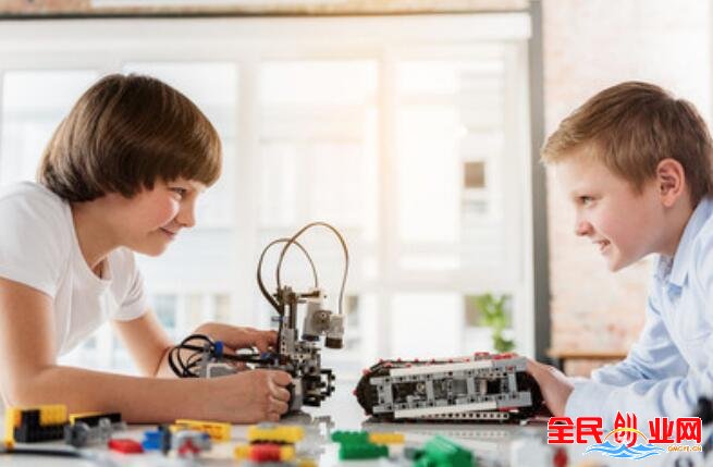 2023年创业项目怎么选?(农村最缺什么生意)