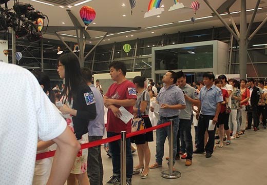 促销时保证抽奖人员人手一张宣传单(图)