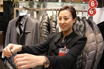 顾客说是老顾客介绍过来的要求优惠怎么办?