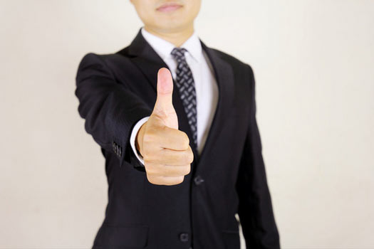 巧妙迂回,认同甚至赞美客户的意见