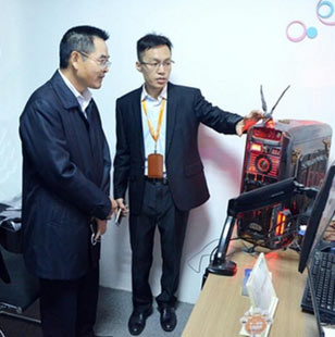 向客户真诚地介绍和答疑