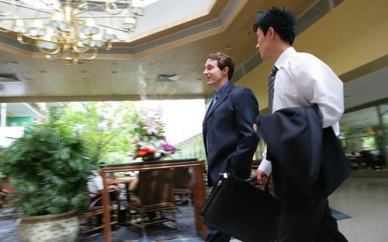 如何陪领导出差(图)