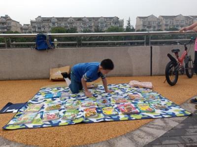 摆地摊卖什么好：全民创业网推荐八个最火爆地摊项目