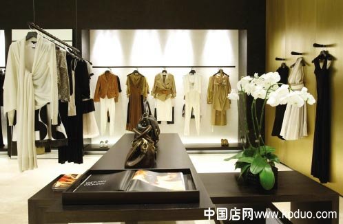 DONNA KARAN：经典色系打造美式简约（图）