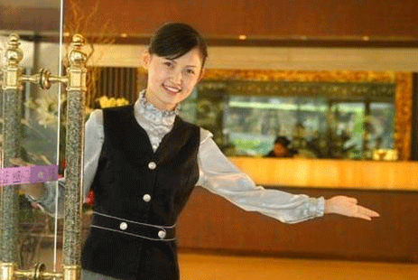 顾客刚进店时怎样接待