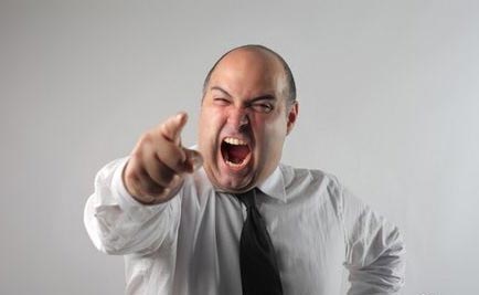 顾客情绪十分激动—进门就大声嚷嚷怎样应对？